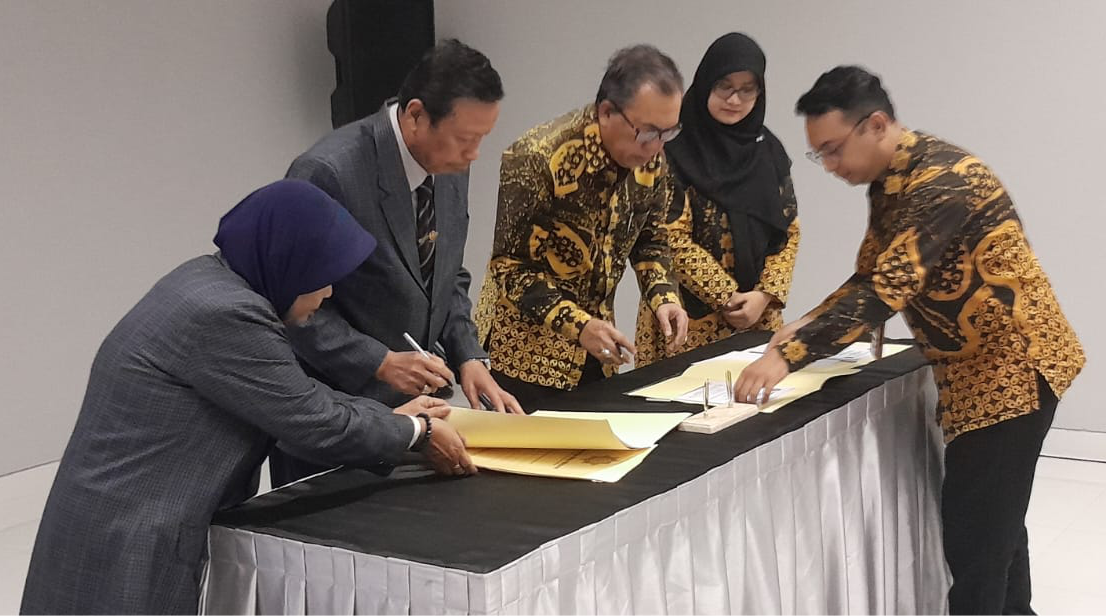 Penandatanganan MoU dengan Universitas Midya Mataram