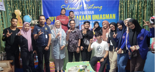 Mahasiswa dan Staf